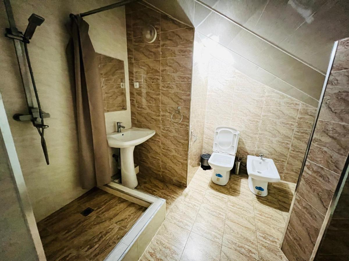 Hotel-Riverside Tasken Kültér fotó