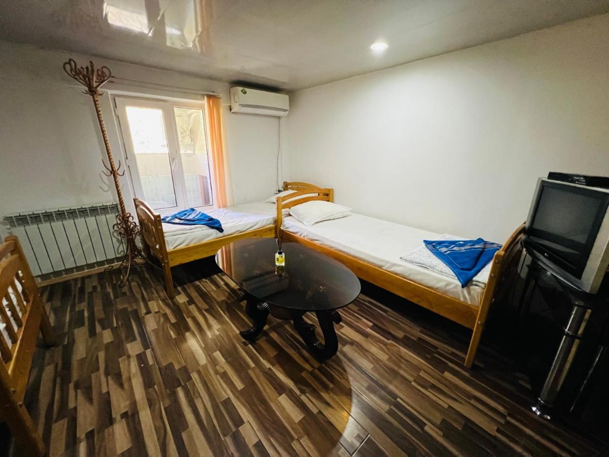 Hotel-Riverside Tasken Kültér fotó